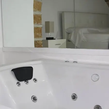 Casa Con Vasca Idromassaggio In Centro Storico בית נופש *
