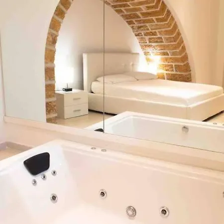 בית נופש Casa Con Vasca Idromassaggio In Centro Storico *